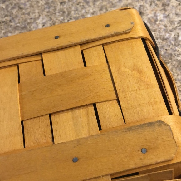 Longaberger Bread Basket w/ Green and White Liner, Wood Divider - Picture 11 of 16